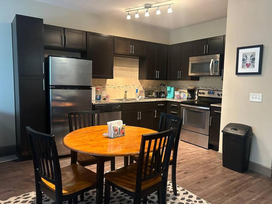 Elite Retreat Dallas - Apartment *