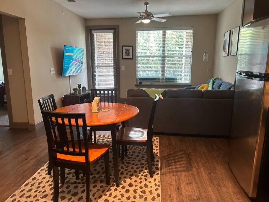 Elite Retreat Dallas - Apartment Addison