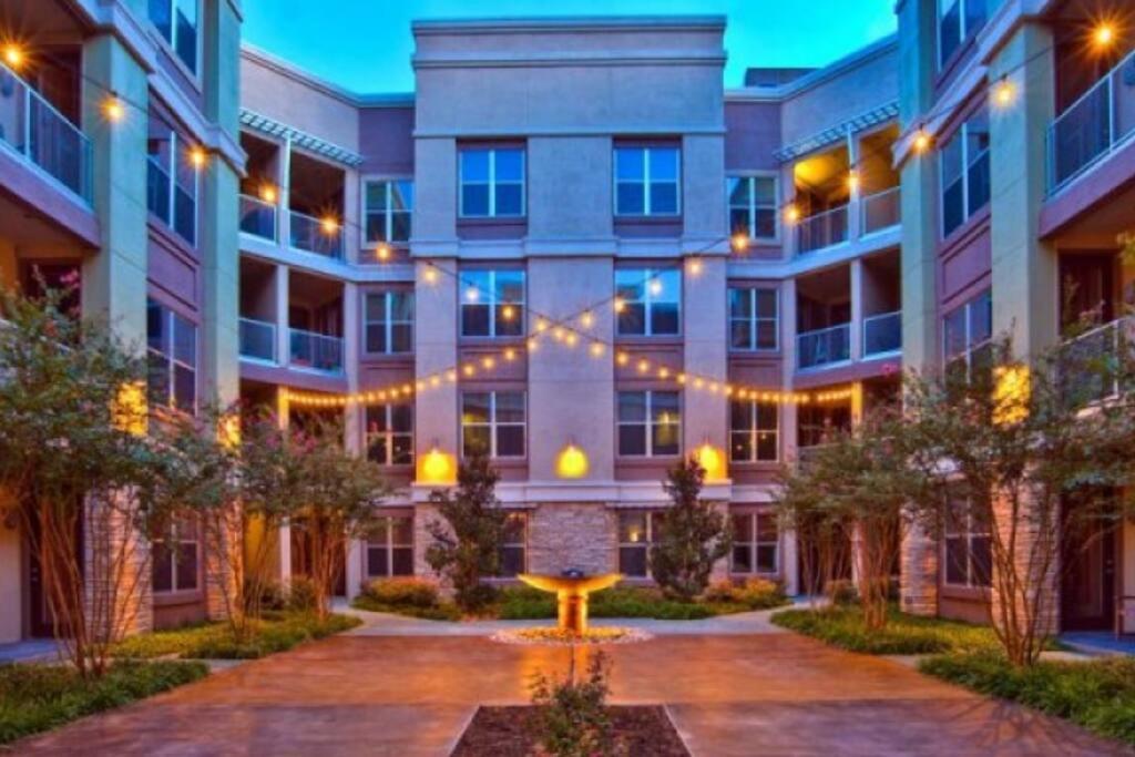 Elite Retreat Dallas - *